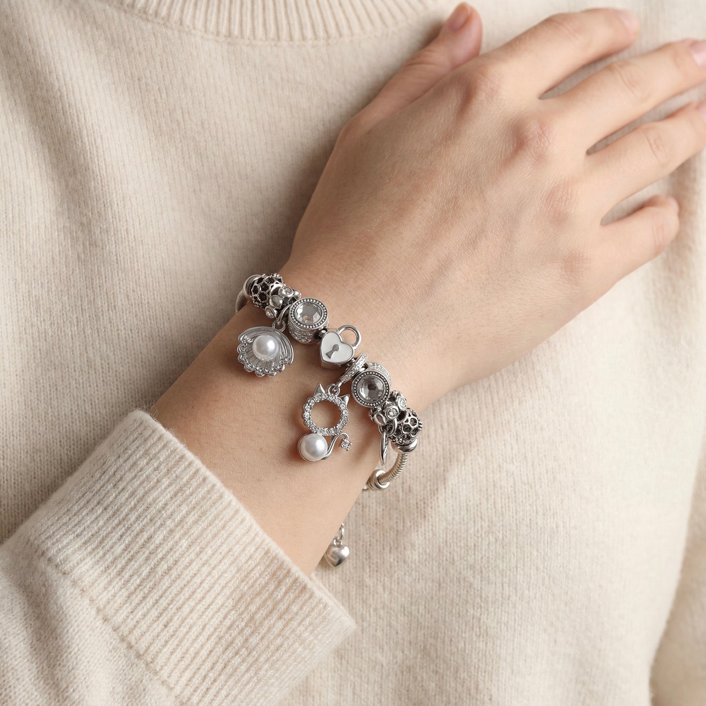 LNCHRAN Silvery Plated Charm Bracelet with Shell Cat & Lock Synthetic Pearl & Zircon