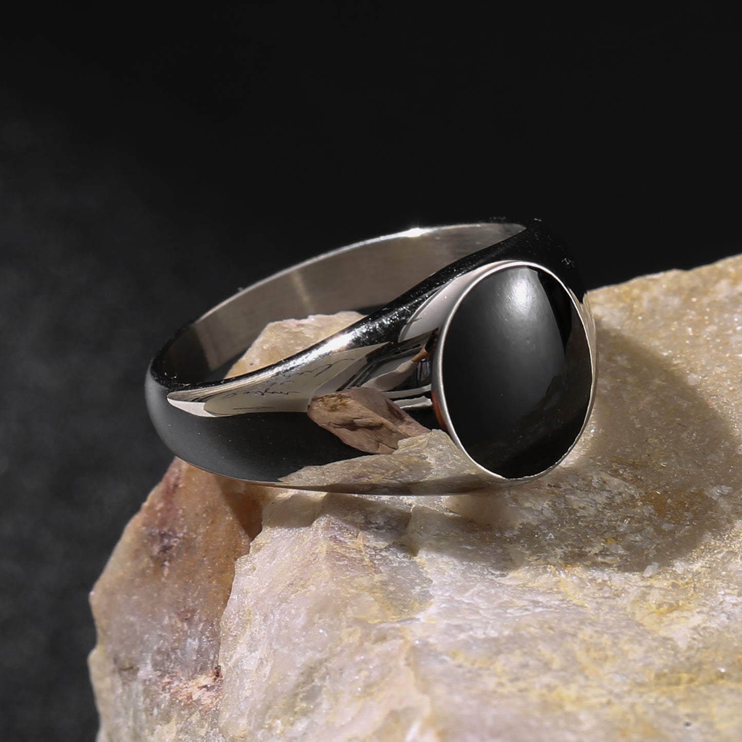 NCHRAN Unisex Round Black Enamel Signet Ring in Stainless Steel